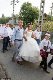 wedding picture of the bride going to the church
